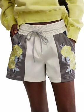 FREE PEOPLE In The Ring Shorts Wild Wind Combo Size XL NEW Embroidered Floral